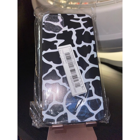 Black & White Cow Print iPhone 11 Pro Max Case 🐮 - Picture 11 of 17